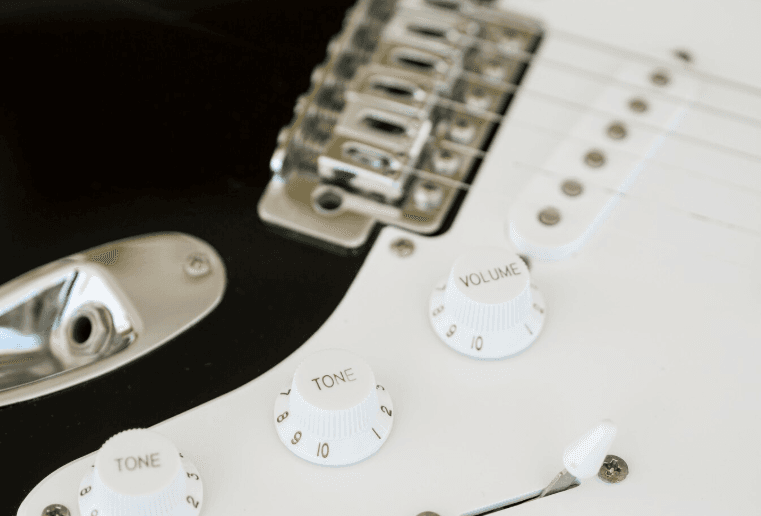 Modo dórico en guitarra: fórmula, acorde y sonido